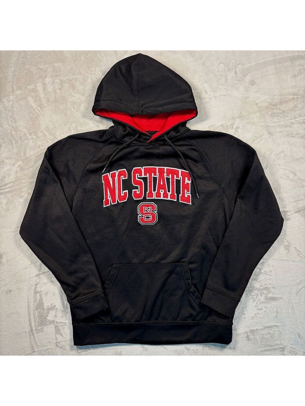 Colosseum NC State Wolfpack Embroidered Pullover Hoodie Red Black Size L